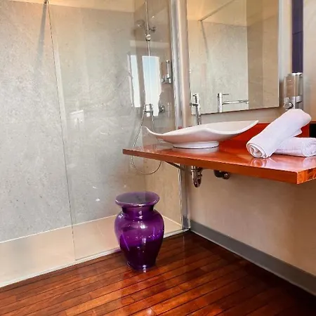 Hotel Santateresa 3*
