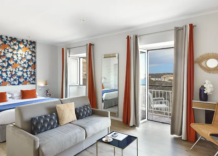 Hotel Santateresa 3*